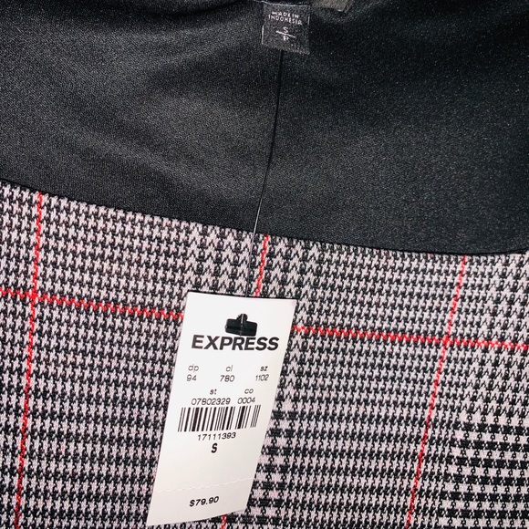 Express dress - Picture 3 of 3